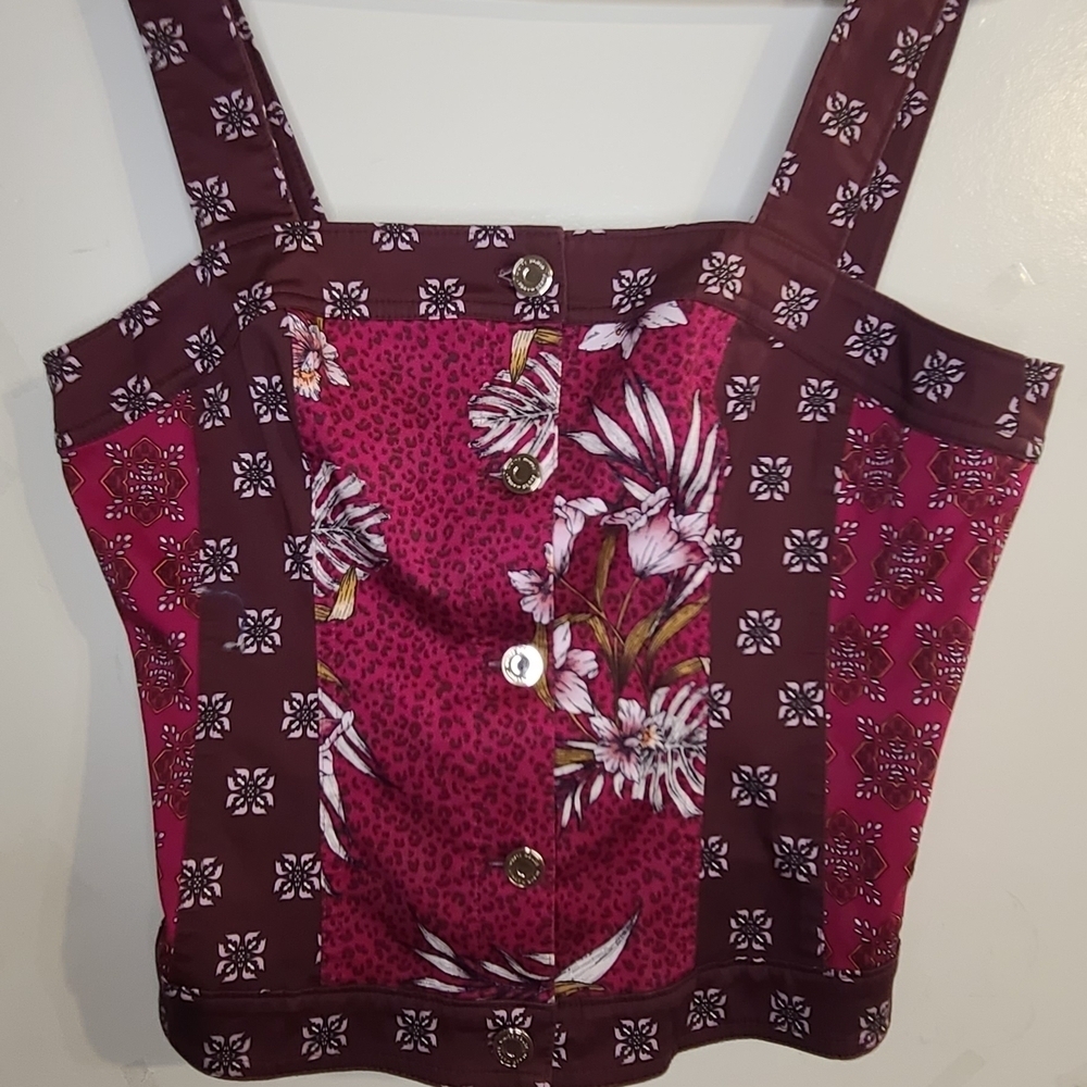 White House Black Market Crop Top Mabe Size M. No Size Label